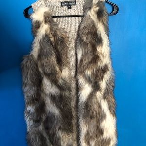 Size large almost famous faux fur vest